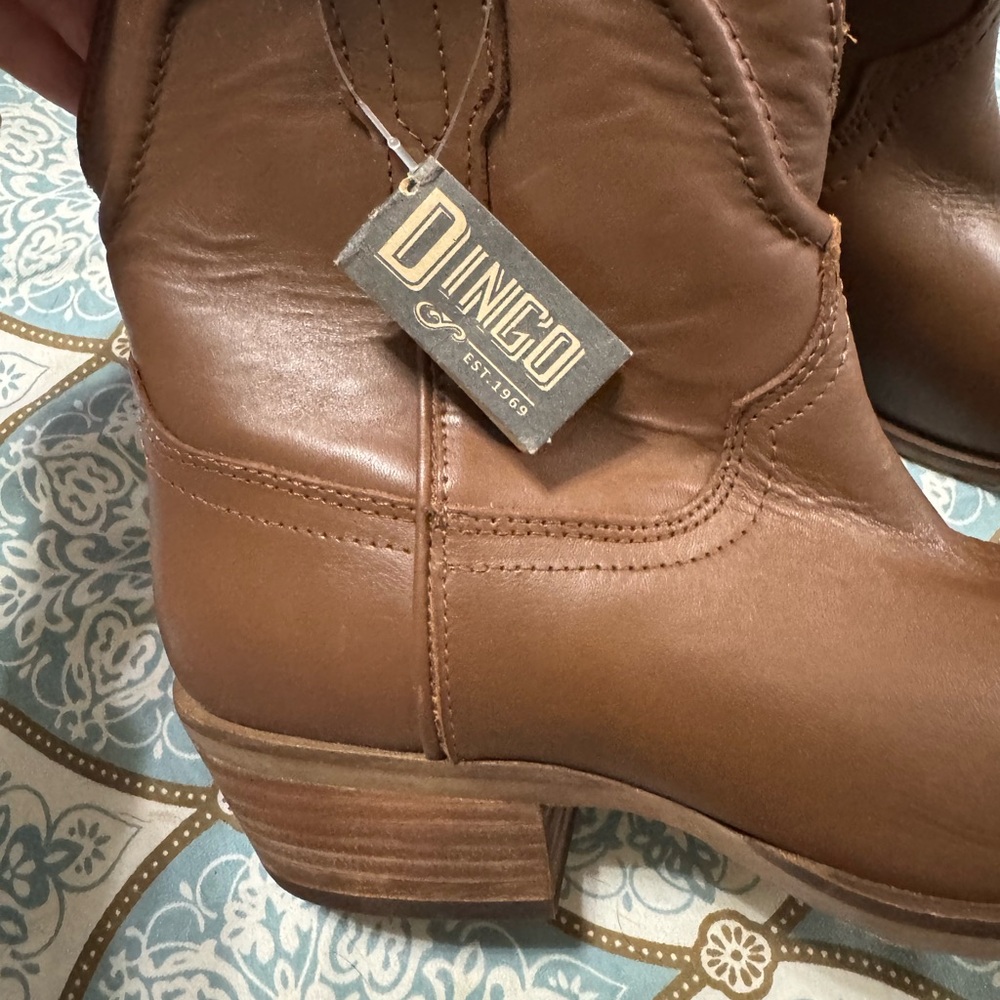 Dingo Women's Tan Leather Ankle Boots - Picture 2 of 8